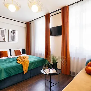 https://estery12-by-loft-affair.krakowhotelspoland.com