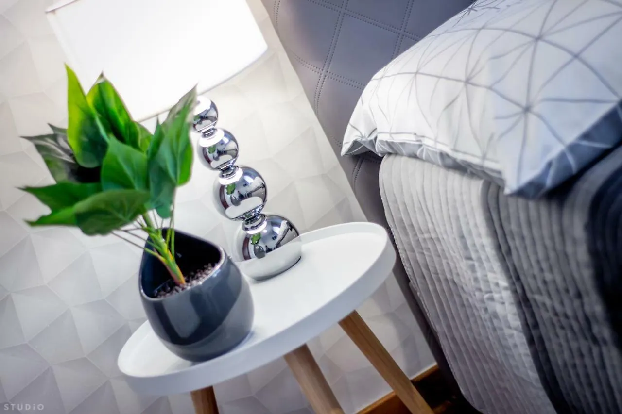 Pensión *Clicktheflat* Wilcza 33 Street Apart Rooms In The City Center Varsovia Polonia